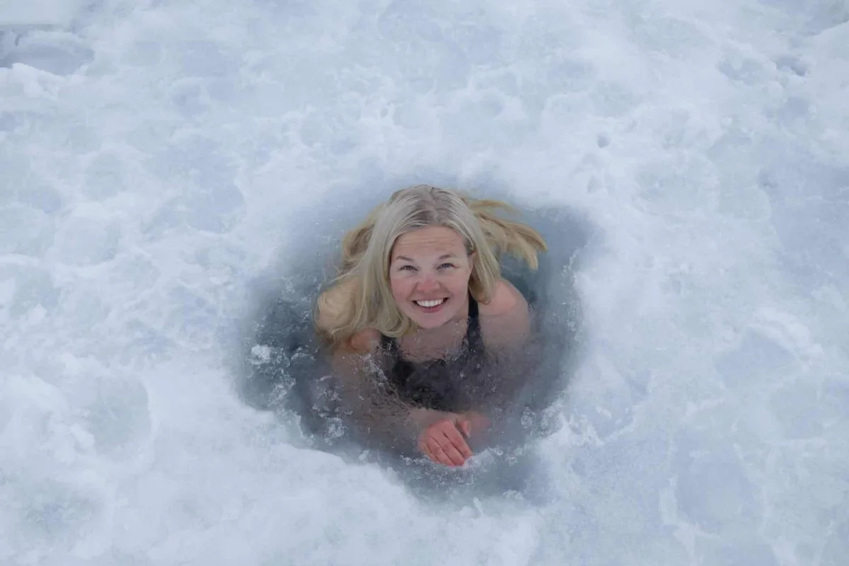 Elina Mäkinen Eisbaden See