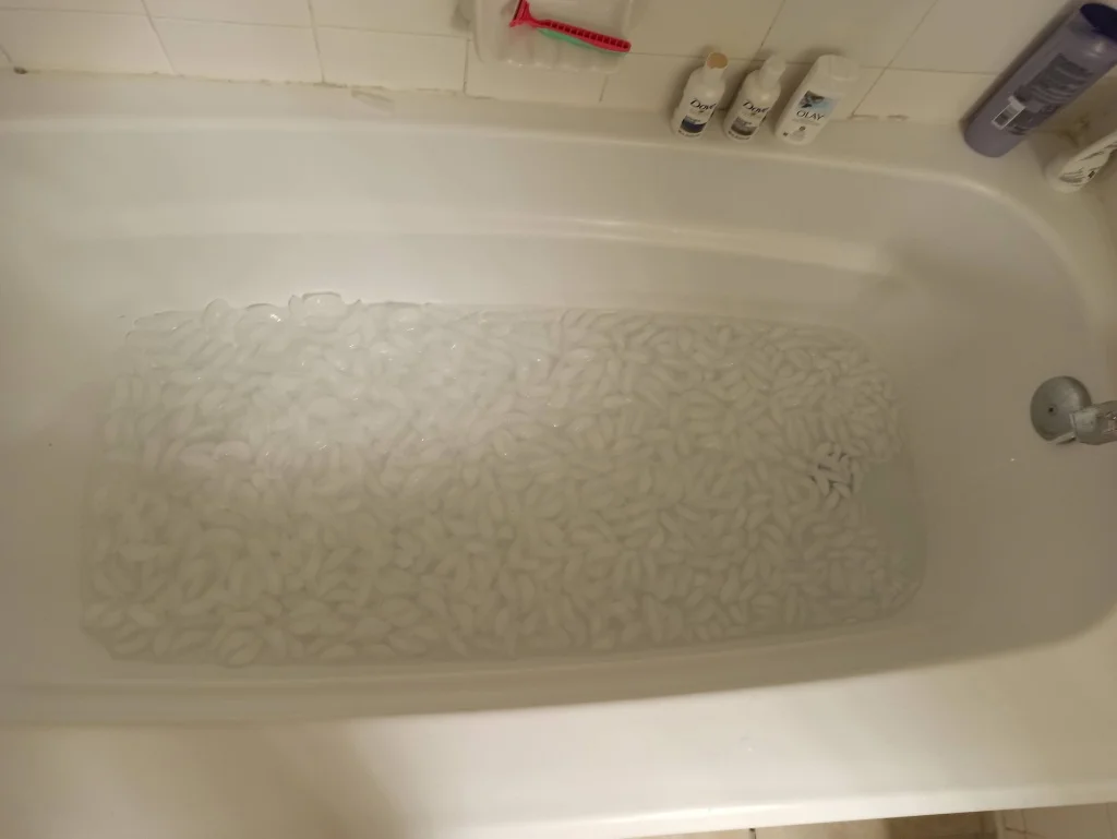 Badewanne kleine Eiswürfel