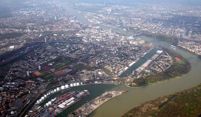Eisbaden in Ludwigshafen